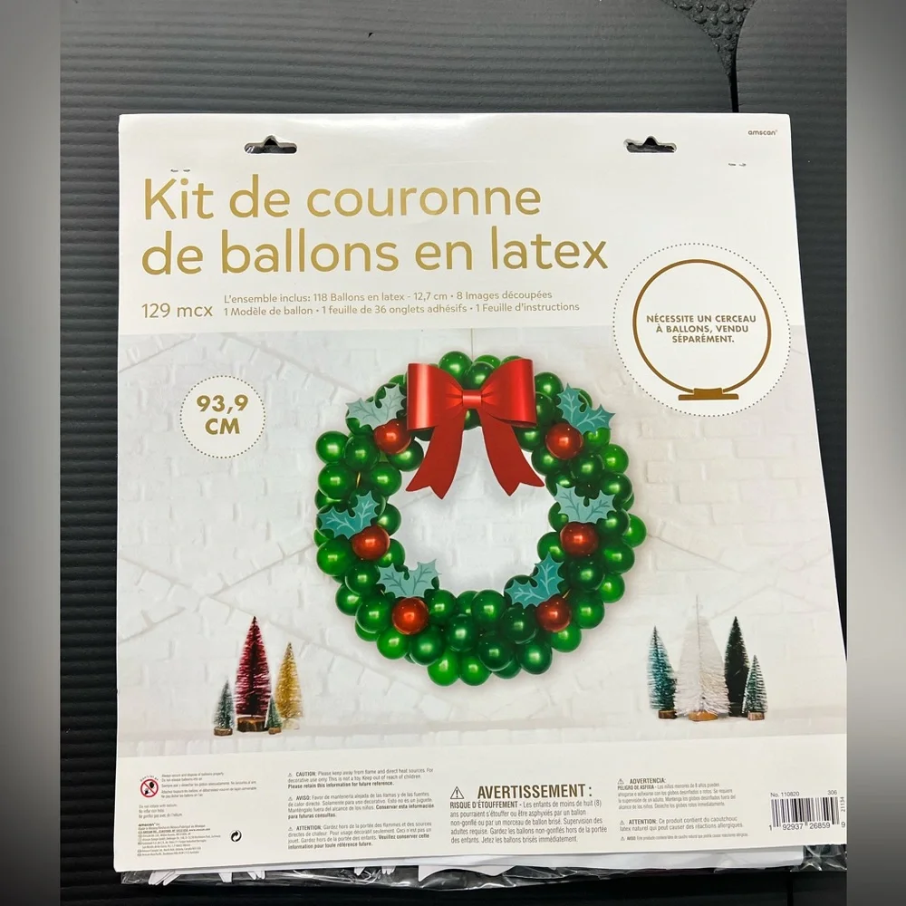 Latex Balloon Holiday Wreath Kit